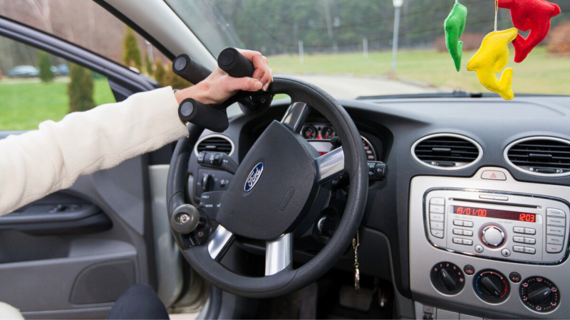 Pielāgota transportlīdzekļa stūre